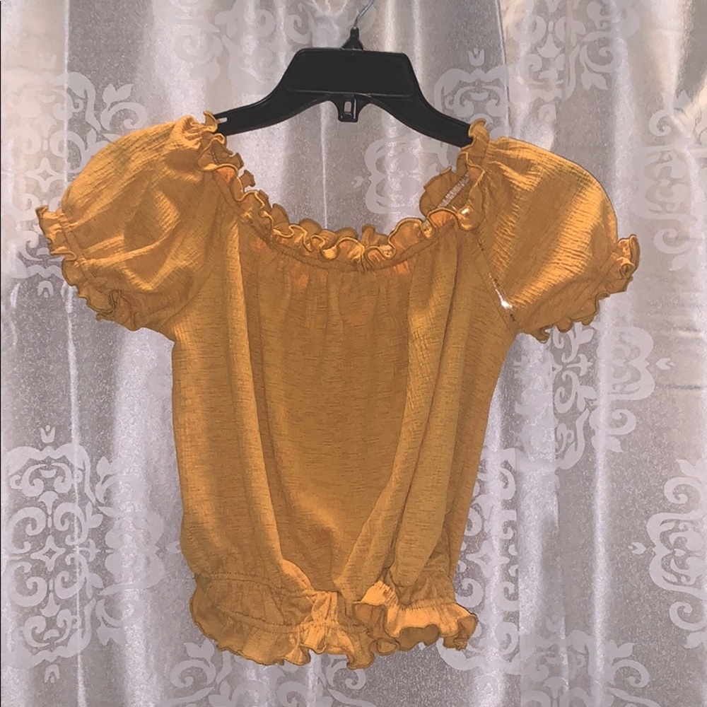 cute yellow lettuce trim crop top